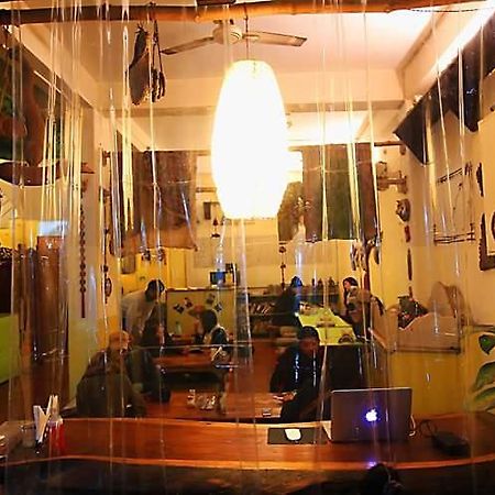 Bona Cafe Restaurant & Sala Guest House Varanasi Exterior foto