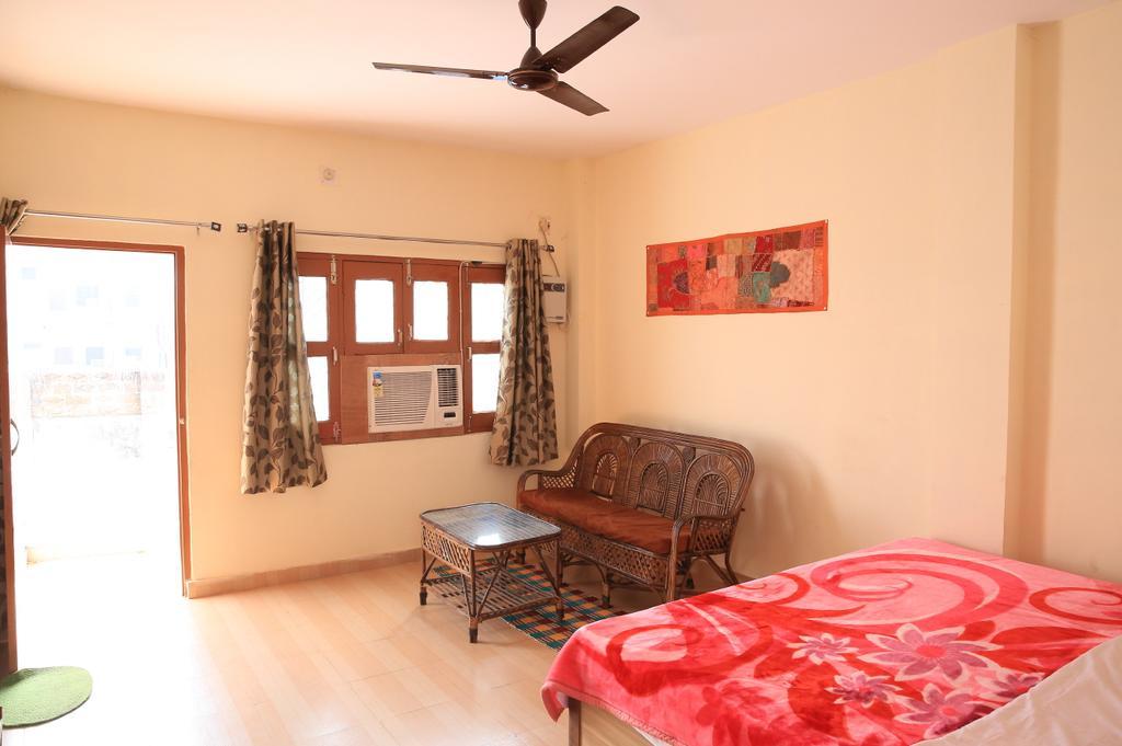 Bona Cafe Restaurant & Sala Guest House Varanasi Quarto foto